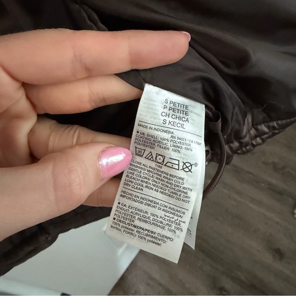 Old Navy Quilted Puffer Vest in French Roast - Picture 7 of 8